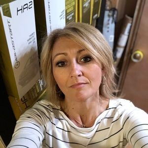 Meet your Posher, Angela